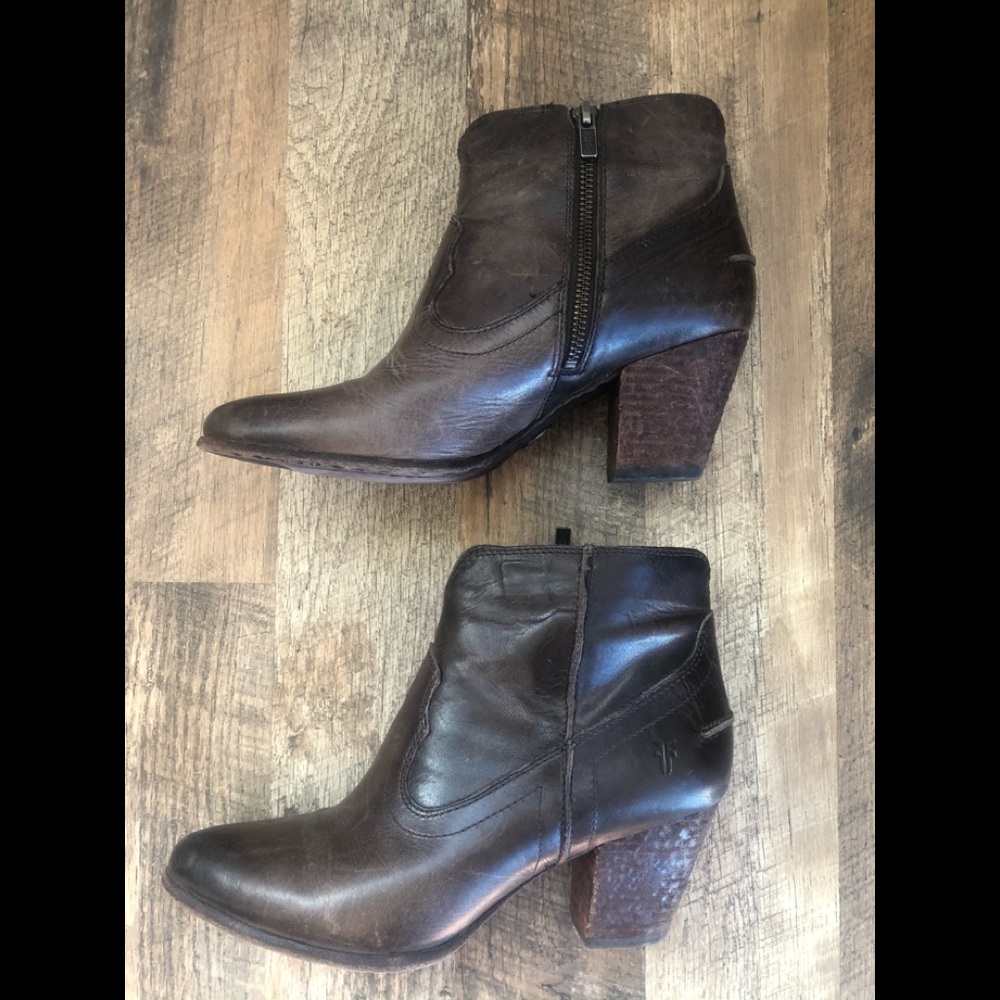 VGUC Frye Renee Seam Heeled Boots 9M